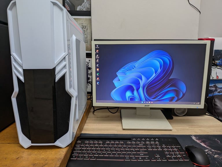 GAMING PC GIGABYTE i5 6600k GTX 1660 SUPER 6GB 128GB SSD 2TB HDD 16GB RAM 24" MONITOR RGB COD GTA 