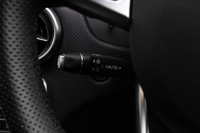 2016 Mercedes-Benz A-Class 1.6 A200 AMG Line (Premium) 7G-DCT Euro 6 (s/s) 5dr HATCHBACK Petrol A...