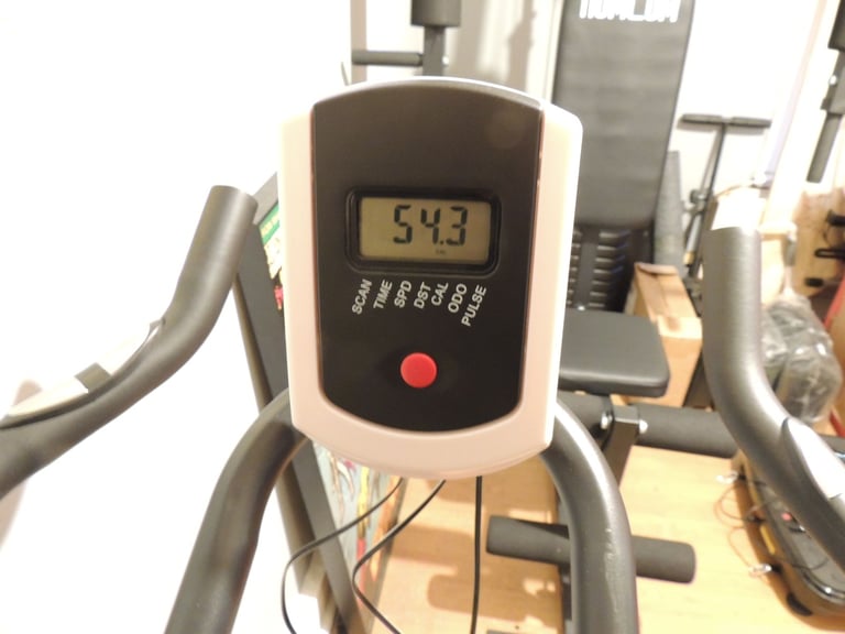 Gym Exercise Bike HOMCOM LCD Display Cardio Adjustable Resistance