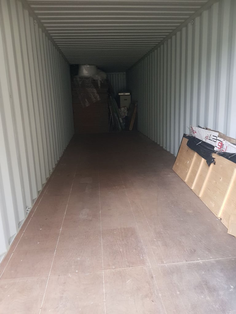 Yard available to rent Staines-upon-Thames