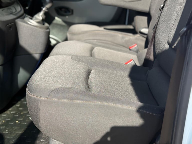2019 Renault Trafic 1.6 dCi 27 Business+ SWB Standard Roof Euro 6 5dr Diesel