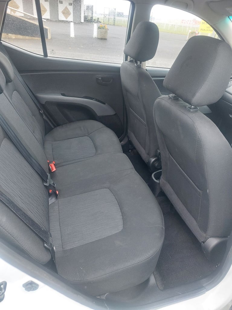 2013 HYUNDAI I10. FULL MOT. 81K. £20 ROAD TAX. 3 MONTHS WARRANTY 