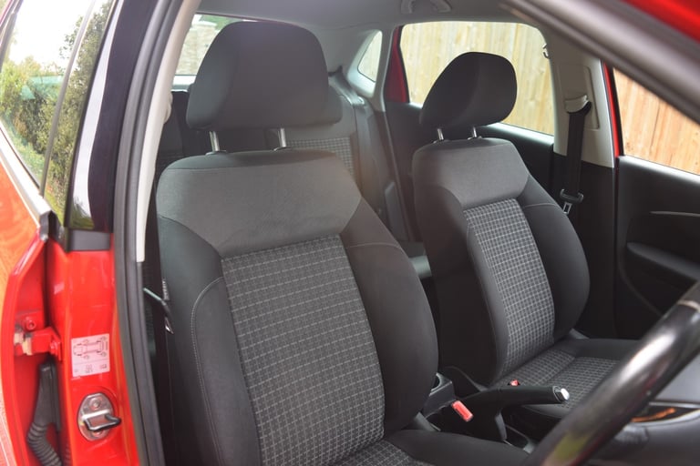 VOLKSWAGEN POLO 1.4 TDI BlueMotion Tech Match Red Manual Diesel 2016