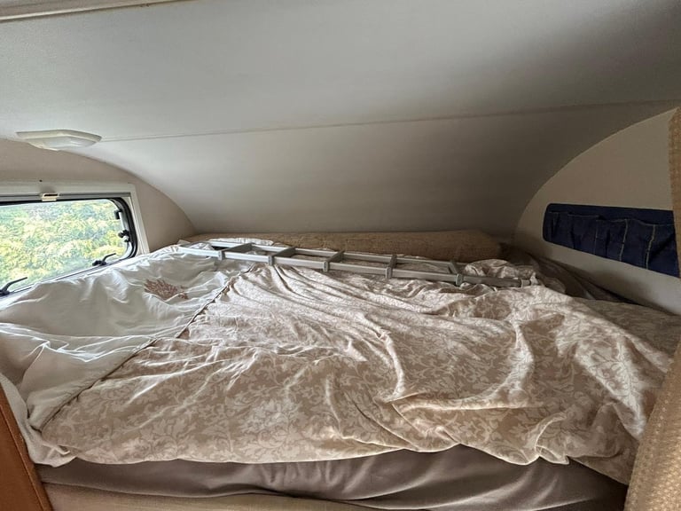 Roller Team Arabella 2001, 5 Berth, 6 Belts, Over Cab Bed, Rear Garage