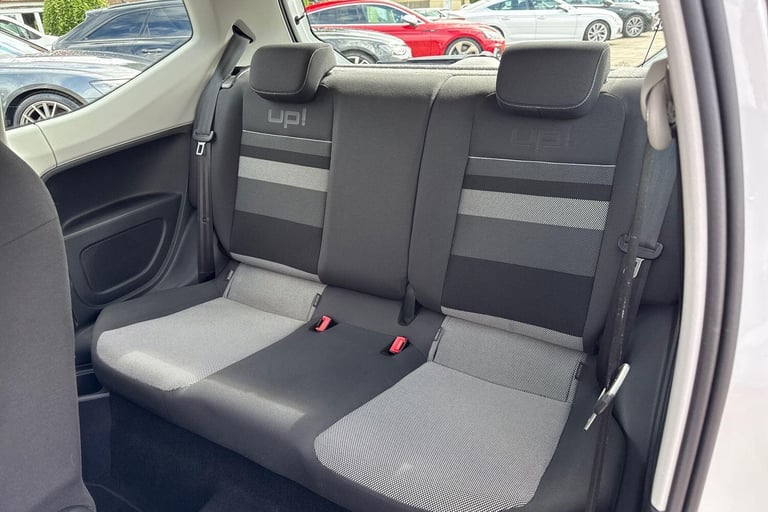 2016 Volkswagen up! 1.0 Look up! Hatchback 3dr Petrol Manual Euro 6 (60 ps) HATCHBACK Petrol Manual