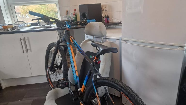 Medium sized Lapierre frame, rock shox forks, custom built