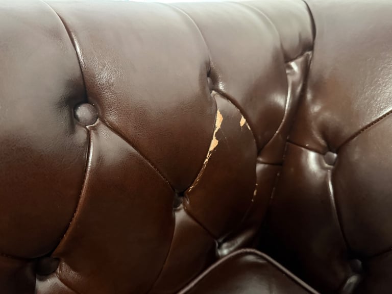  Classic Chesterfield brown 2-seater sofa x2