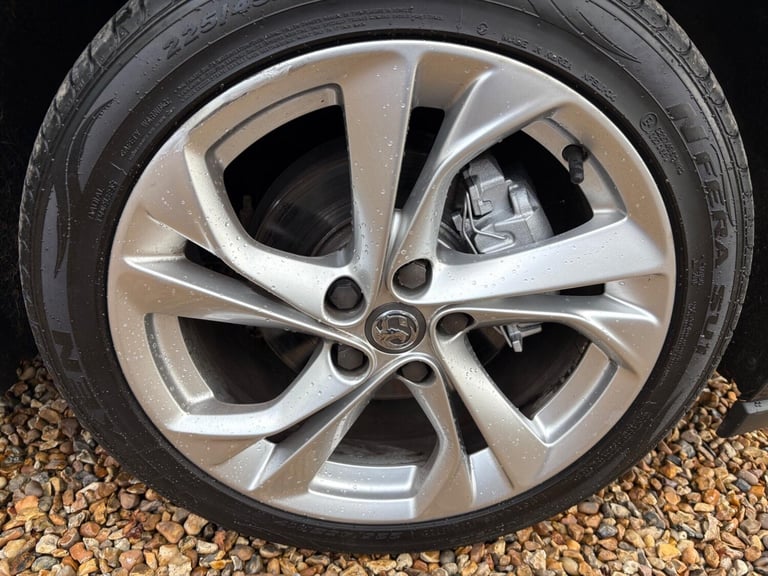 2017 Vauxhall Astra 1.4i Turbo SRi Nav Euro 6 5dr Hatchback Petrol Manual