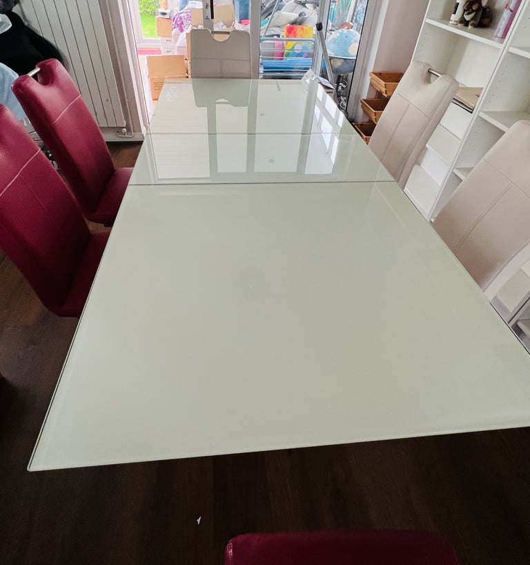 Fishpools Panama Extending Dining Table – Modern Glass Top 