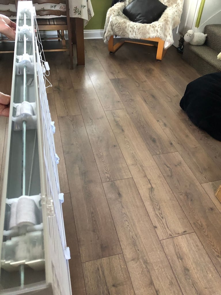 Venetian Blind - White - Branded - Hunter Douglas 