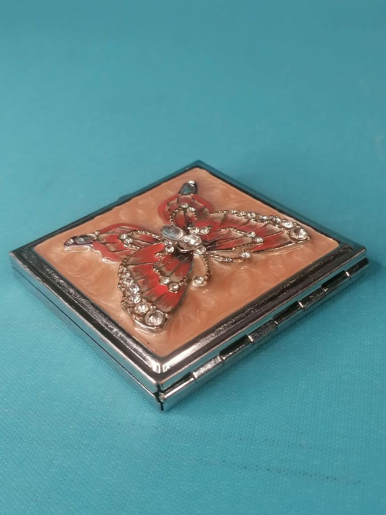 Butterfly Compact Mirror, Pocket Mirror.. As seen.