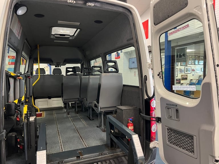 2010 - 10 - VOLKSWAGEN CRAFTER CR35 2.5TDI BLUE 108PS 8 SEAT DISABLED MINIBUS