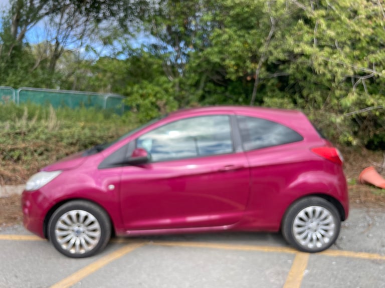 image for FORD KA 1.2 ZETEC 59 REG MAGENTA RED 3 DOOR MOT JUNE 25TH 2026 TAX £35 LOW INSURANCE