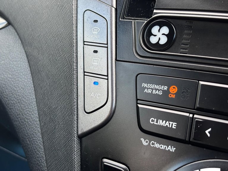 2015 Hyundai Santa Fe 2.2 CRDi Premium 4WD Euro 5 5dr (7 seat) ESTATE Diesel Manual