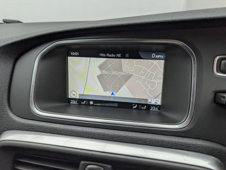 2015 Volvo V40 2.0 D2 R-Design Lux Nav Hatchback 5dr Diesel Manual Euro 6 (s/s) (120 ps) - HATCHB...