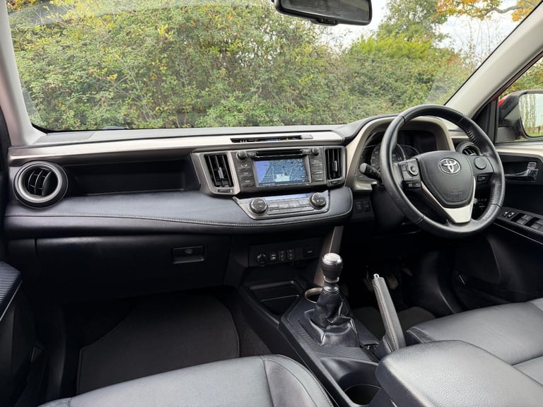 Toyota RAV4 2.0 D-4D Invincible 4WD 5dr DIESEL MANUAL 2014/64