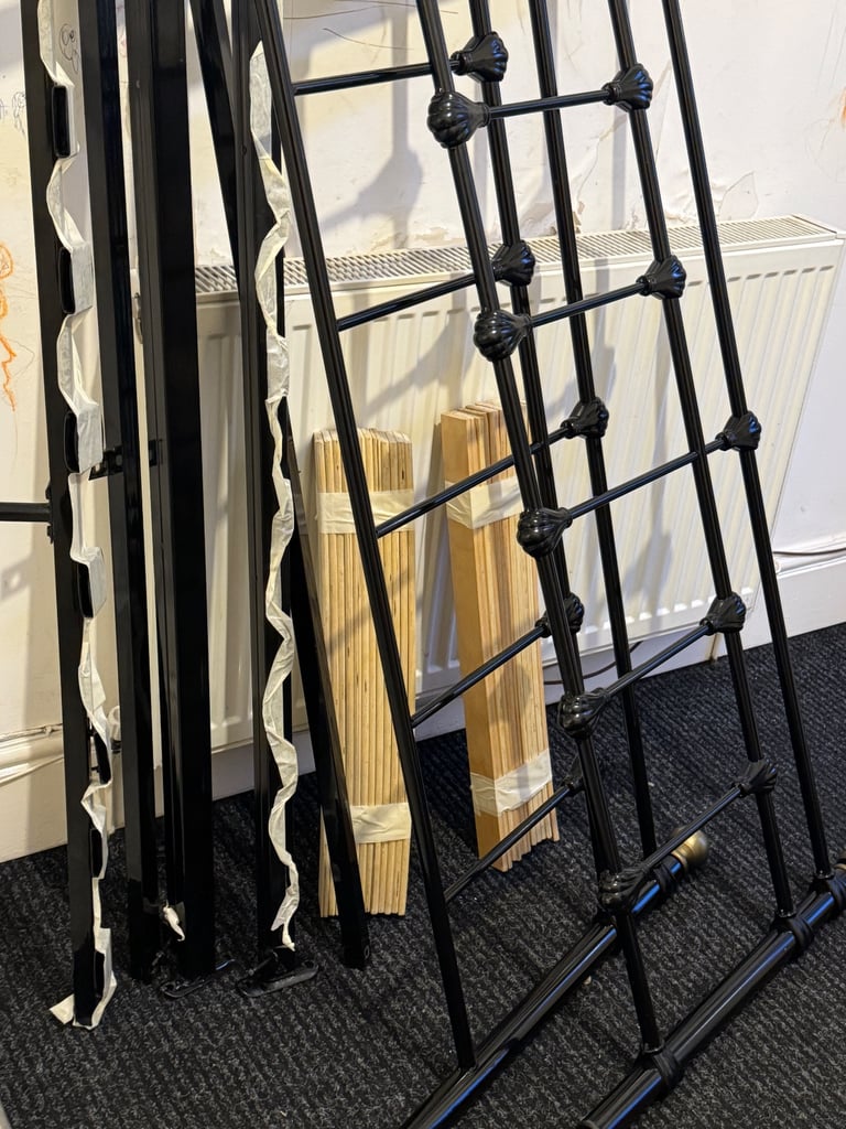 Small Double bed Frame, EXCELLENT condition 