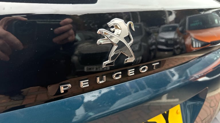 2024 Peugeot 3008 1.6 13.2kWh Allure Premium + SUV 5dr Petrol Plug-in Hybrid e-EAT Euro 6 (s/ SUV...