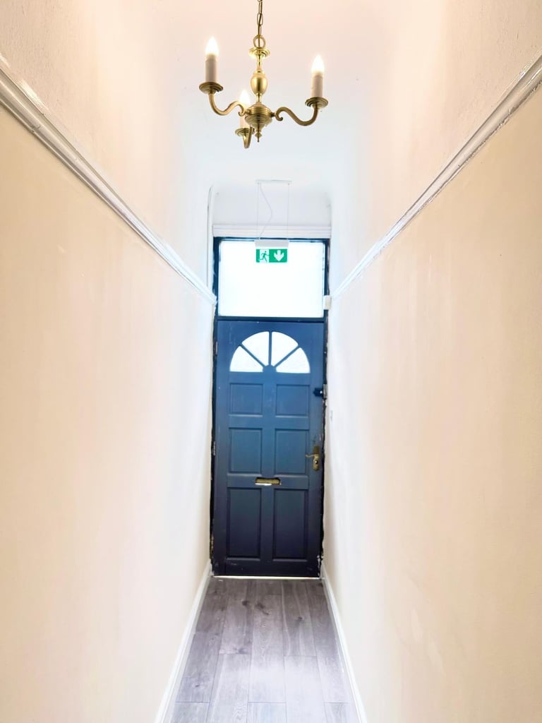 Five Single-Room Flats (Three Available), CH62 – High Demand, Ideal for Students & Professionals
