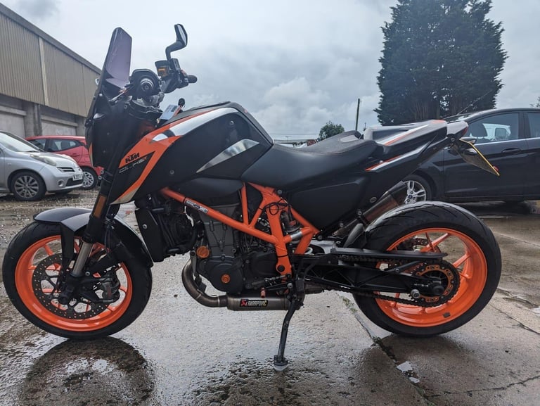 2016 16 KTM DUKE 690 R 16 MY AKRAPOVIC EXHAUST LC4 NAKED ROADSTER 690R SPEC