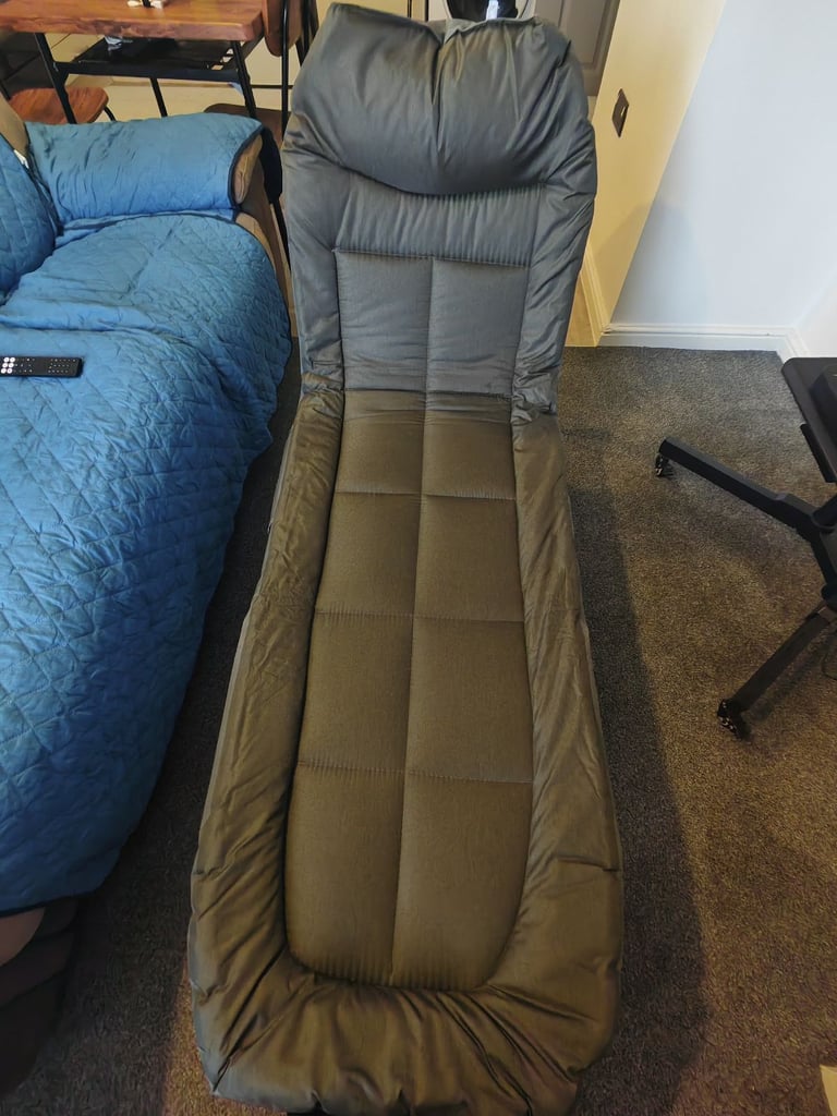 folding lounger