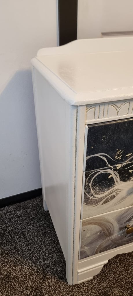 🌟 Beautiful Custom Chest of Drawers – White Horse Design 🌟