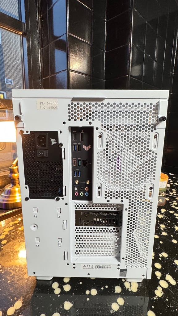  White NZXT RTX 4090 PC – Stunning High-End Build, Like New