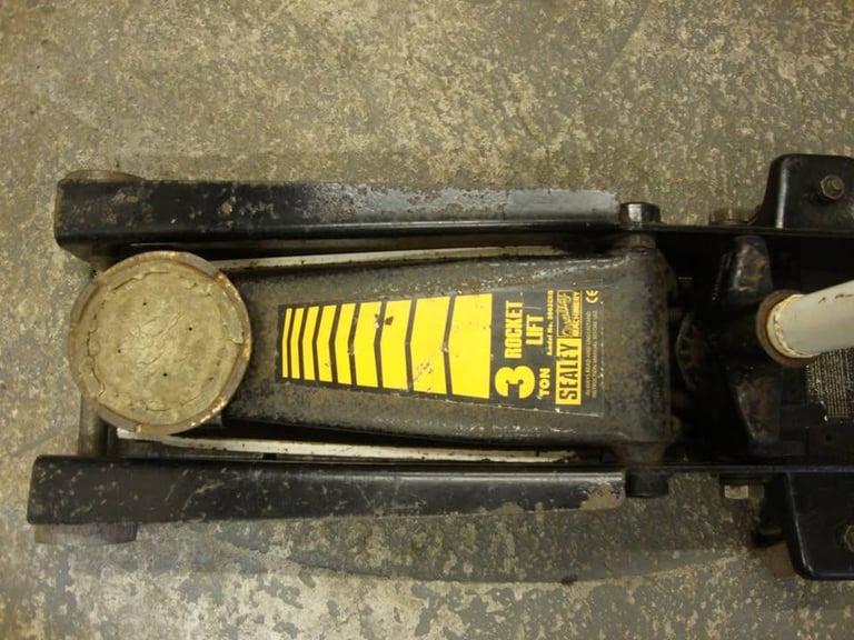 Sealey Rocket lift 3 Tonne Car / Van Trolley Jack Heavy Duty *Needs Slight Attention*
