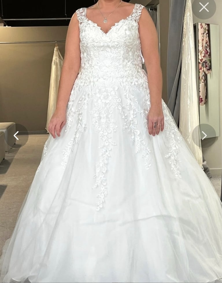 Wed2be wedding dress new with tags