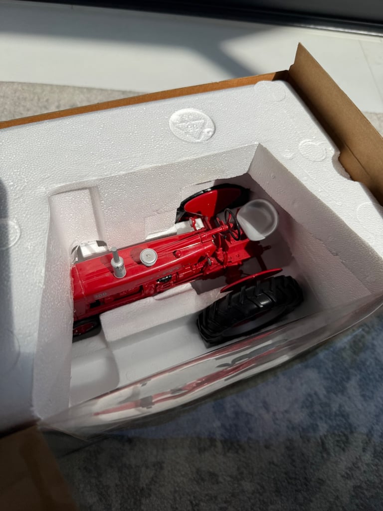 1/16 Speccast International harvest farmall 300 vintage gas tractor boxed rare