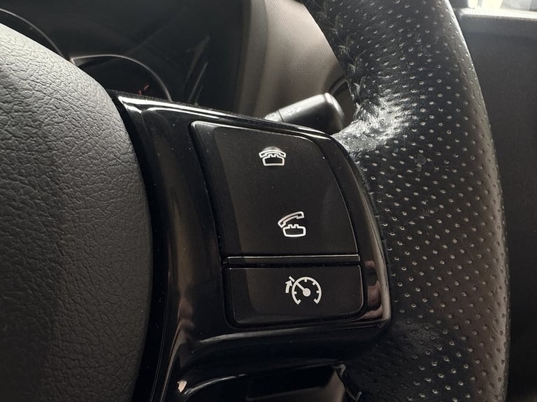 2016 Toyota Yaris Dual VVT-i Design Hatchback Petrol Manual