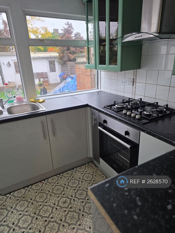 3 bedroom house in Clyfford Road, Ruislip, HA4 (3 bed) (#2628570)