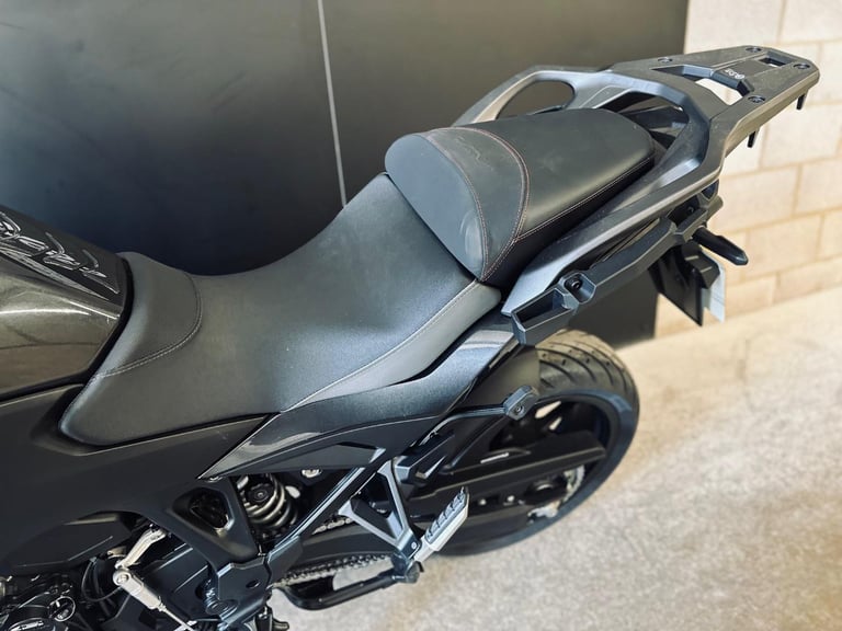 STUNNING ONE OWNER 2023/23 HONDA NT1100 MOTORCYCLE 