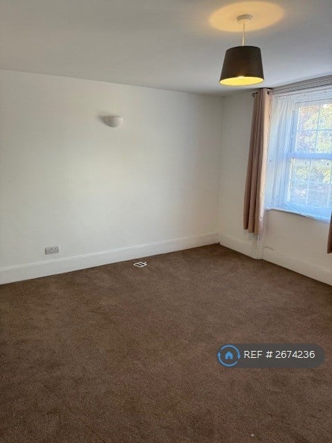3 bedroom flat in The Mall, Faversham, ME13 (3 bed) (#2674236)