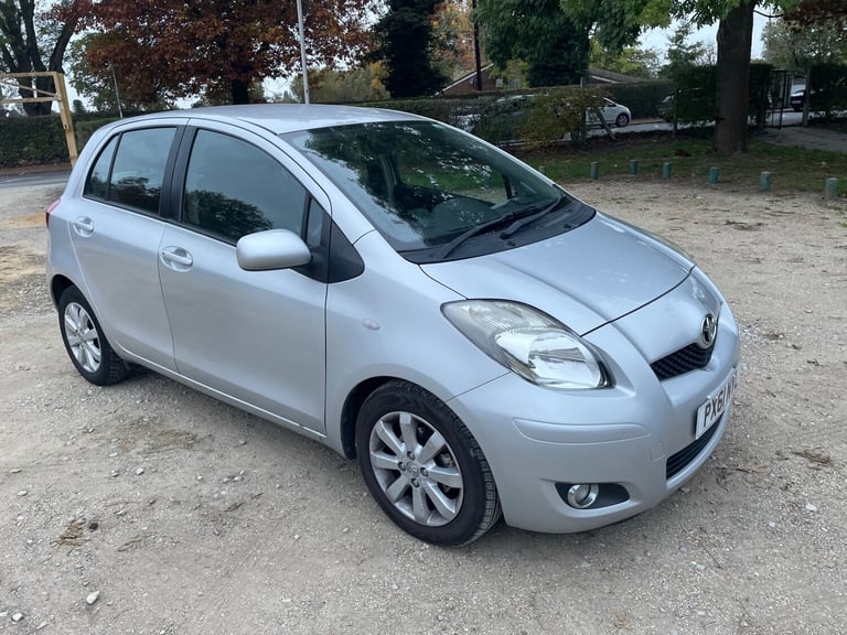 2011 Toyota Yaris 1.33 VVT-i T Spirit Nav 5dr [6] HATCHBACK Petrol Manual