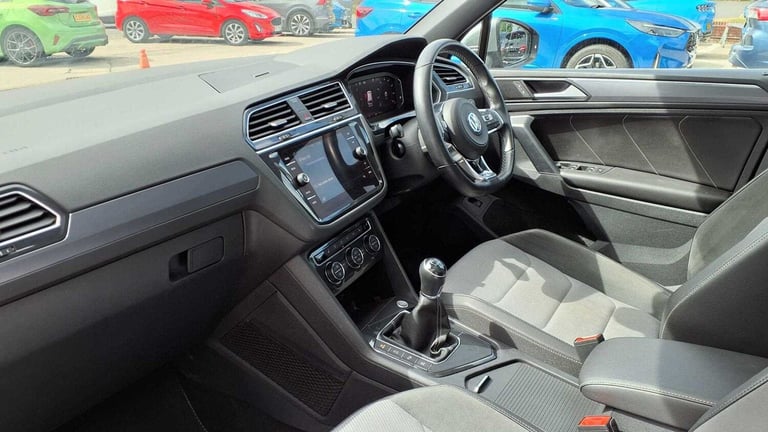 2020 Volkswagen Tiguan 2.0 TDi 150 R-Line Tech 5dr ESTATE DIESEL Manual