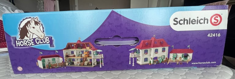 Schleich 42416 Horse Club house and stable aged 5-12 yrs