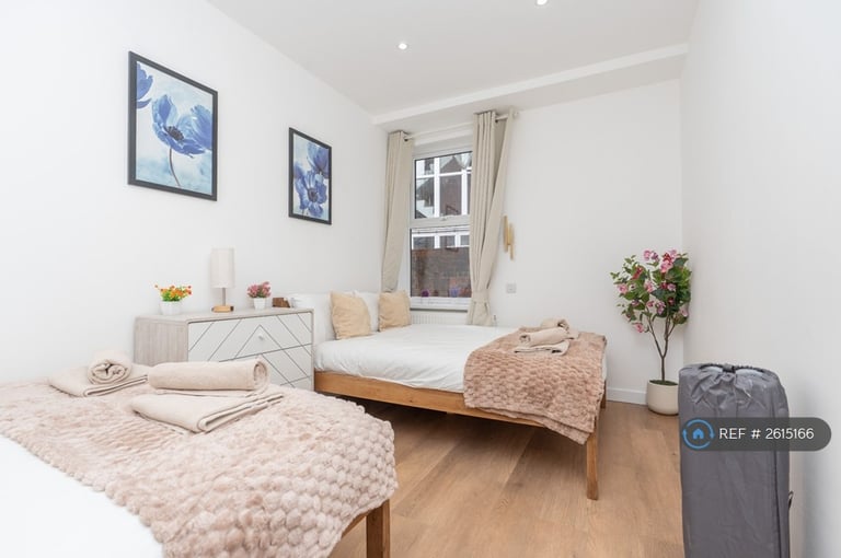 3 bedroom flat in London Road, Portsmouth, PO2 (3 bed) (#2615166)