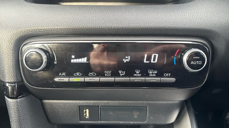 2022 Toyota Yaris 1.5 Hybrid Icon 5dr CVT Hybrid Hatchback Hatchback Hybrid Automatic