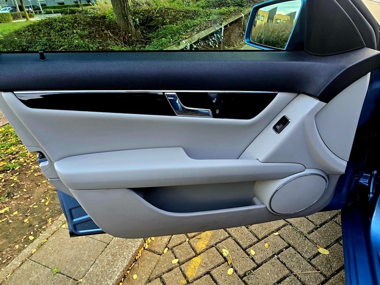 2010 Mercedes-Benz C Class C180 CGI BlueEFFICIENCY Executive LEATHER 90DAYS WARRANTY AUTO SALOON ...