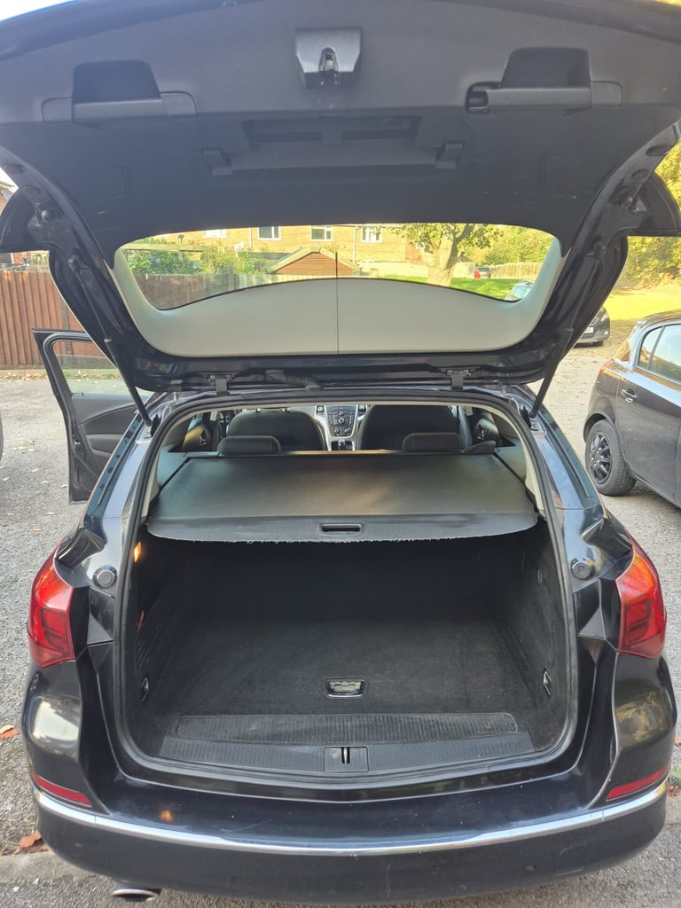 Vauxhall, ASTRA, SRI, Estate, 2013, Manual, 1956 (cc), 5 doors