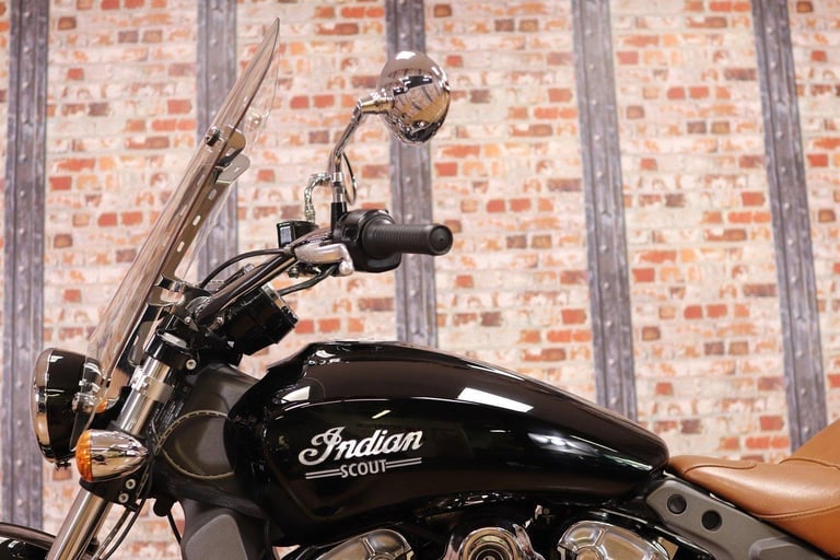 2016 INDIAN SCOUT - 11,274 MILES - INDIAN STAGE 1 EXHAUST, PANNIERS AND SCREEN