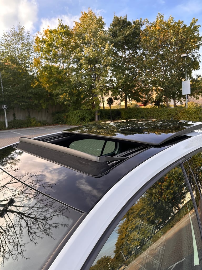 Volkswagen, GOLF, Hatchback, 2016, Semi-Auto, 1968 (cc), 5 doors