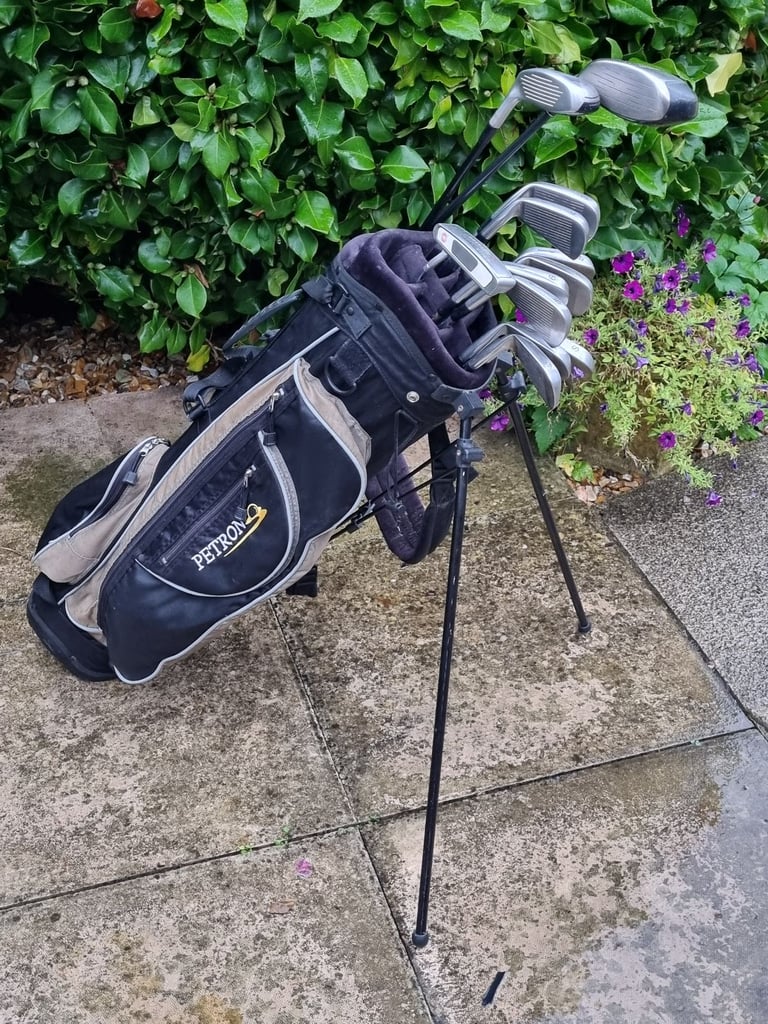 Taylor Made, Mizuno, Odyssey, R320 driver, Fli-Hi hybrid, Odyssey putter, stand-bag & MORE 