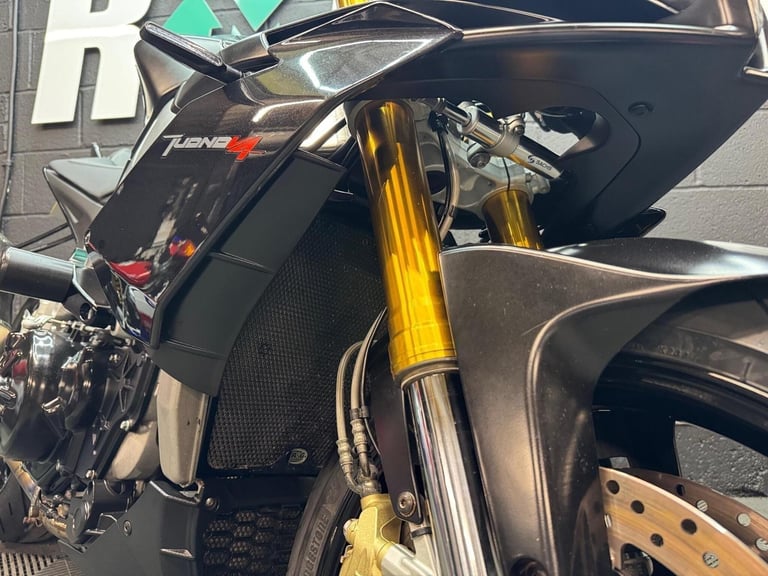 2011 Aprilia Tuono 1000 V4 1000 V4 R APRC Petrol Manual (165 bhp)