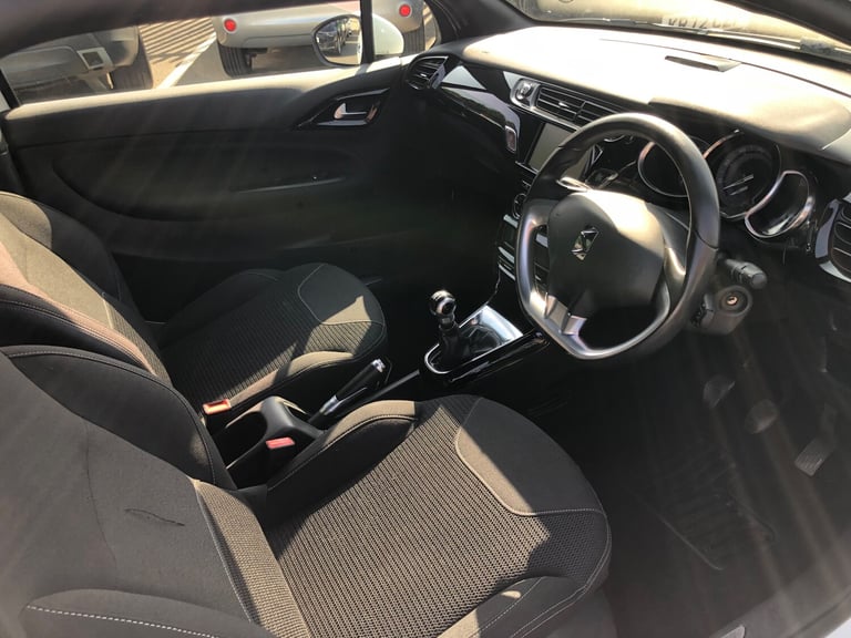 2015 DS DS 3 1.2 PureTech 110 DStyle Nav 3dr Petrol