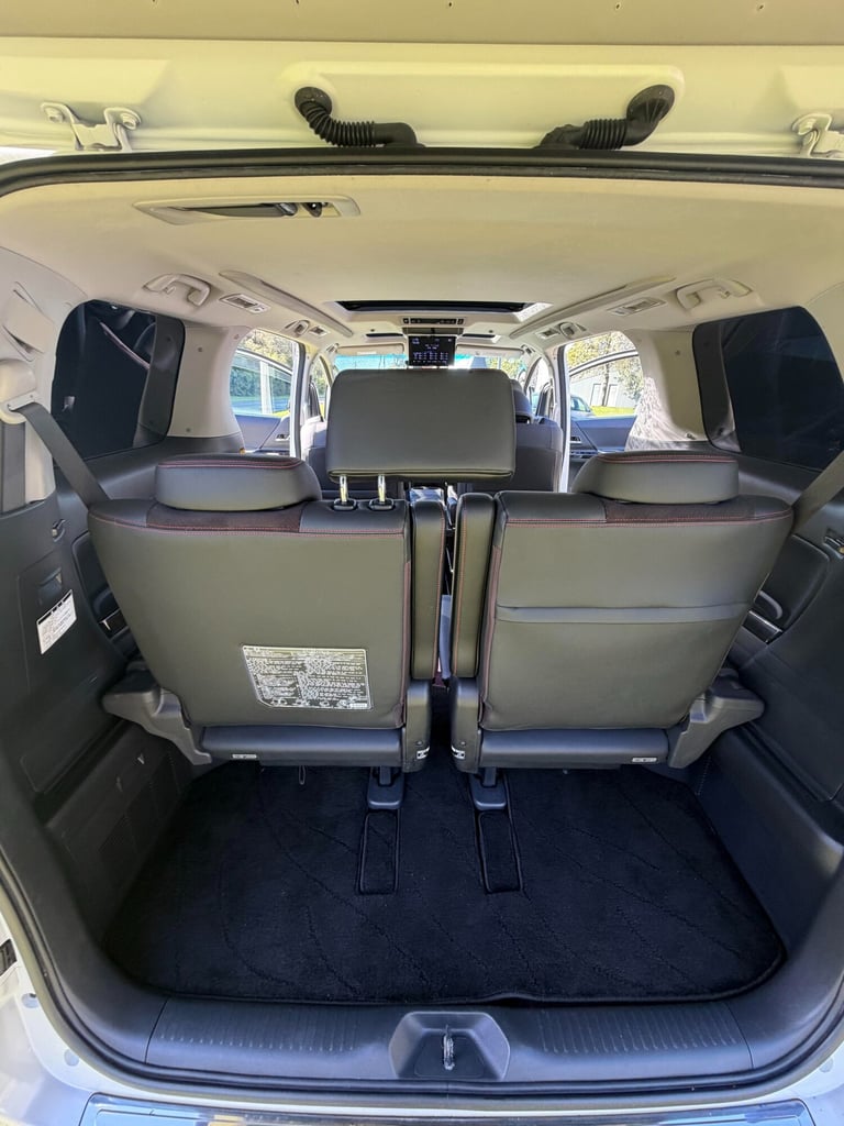 2012 TOYOTA VELLFIRE, WHITE,Golden Eyes 2, 2.4ltr. 7 Seater, Twin Sun roofs, 