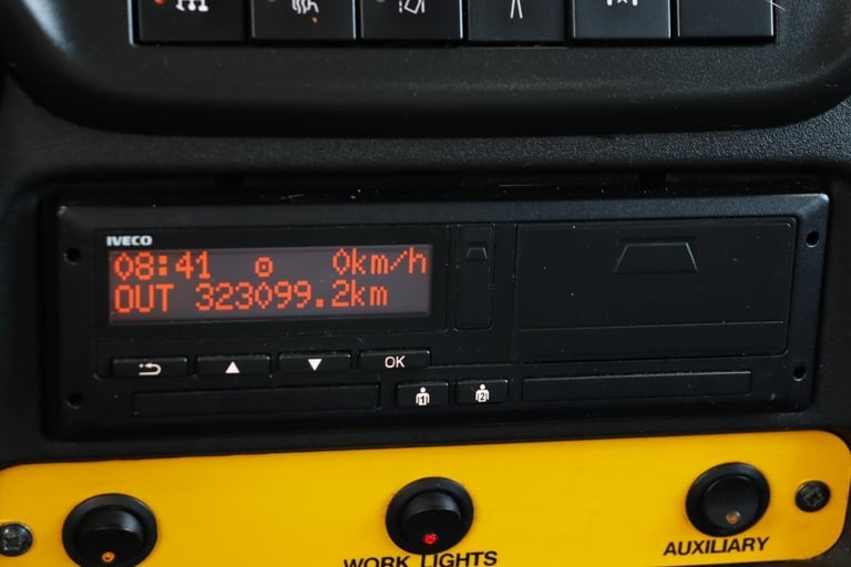 IVECO DAILY 70-180 DYSON SLIDE AND TILT RECOVERY L.H.D (2021)