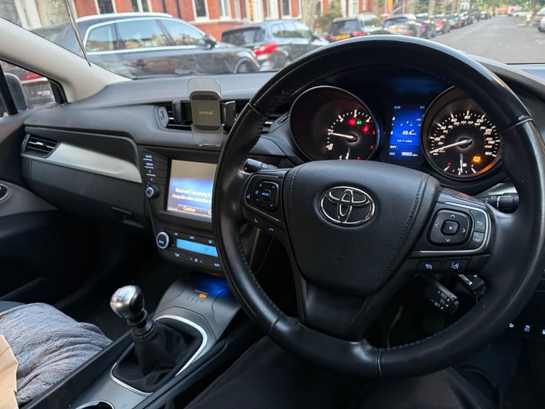 Toyota, AVENSIS, Saloon, 2016, Manual, 1598 (cc), 4 doors