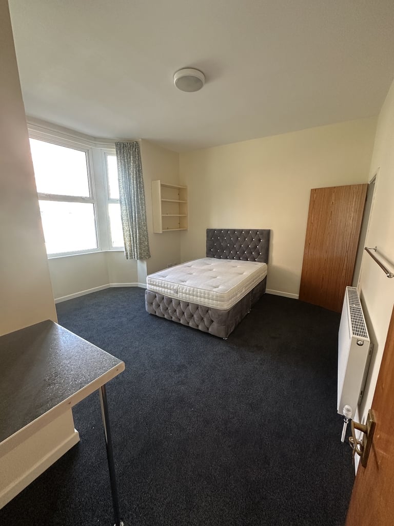 Newly refurbished 6 bedroom house to rent on Hepburn road in St Pauls.